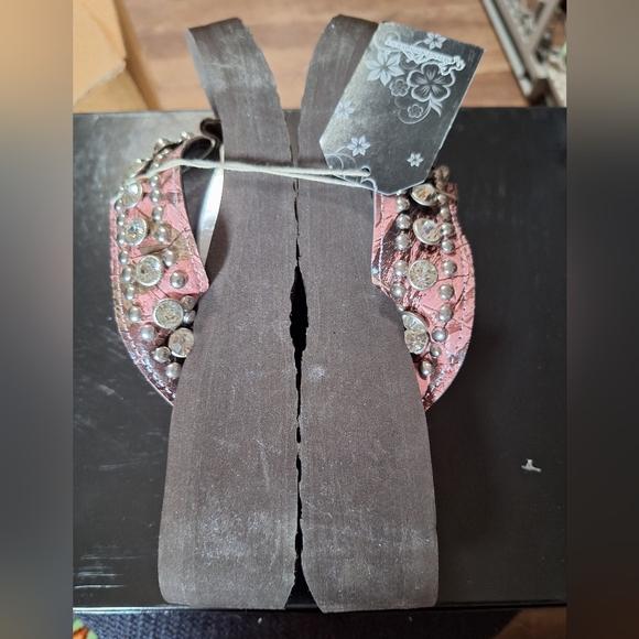 Montana West Pink and Brown Camo Sandals - Size 8 NIB - Picture 9 of 11